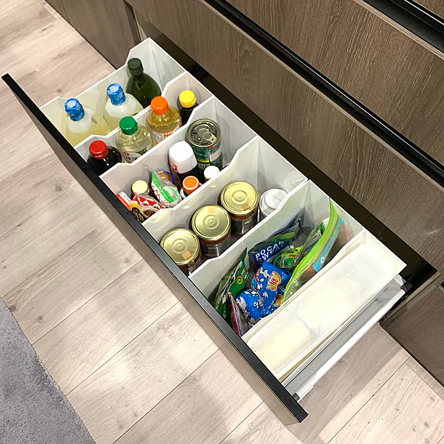 ストック収納,カップボード収納,グレー好き,ホワイトオークの床,アレスタ収納,平屋の家,平屋建て,床材,キッチン,アレスタ,平屋暮らし,リクシルアレスタ,平屋,グレイッシュグレイン,LIXILの床,キッチン収納,Kitchen 0910house.の部屋