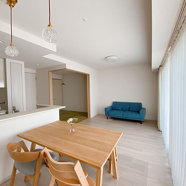 ソファ,照明,3LDK,リビング照明,分譲マンション,ダイニング照明,新築マンション,ミニマリストになりたい,3人家族,unico ダイニングテーブル,スリコ,ダイニングテーブル,北欧,お花のある暮らし,花瓶,フラワーベース,キッチンカウンター,シンプルな暮らし,広く見せる,3COINS,エレムト,ミニマリストに憧れて,横長リビング,中和室,unico,Overview orin_room_の部屋