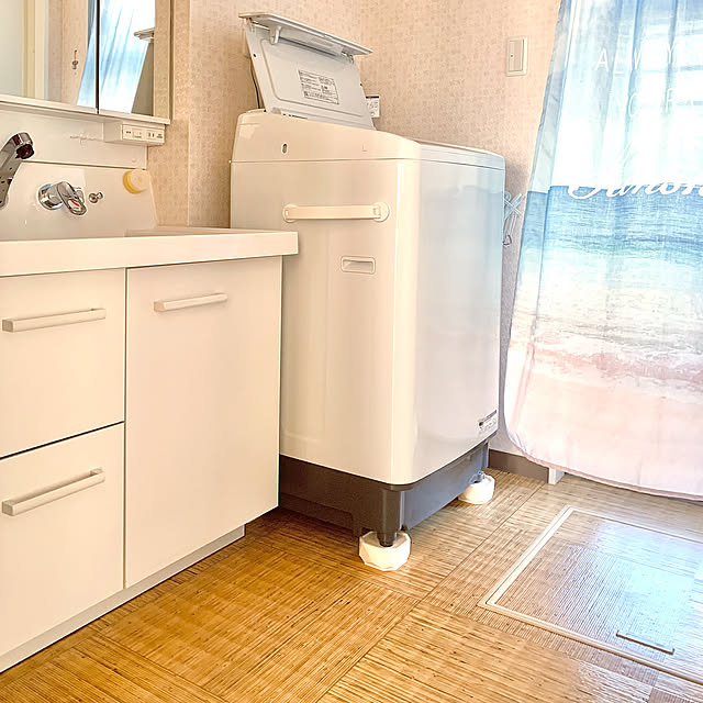 Bathroom,シンプル,６歳娘と４歳息子,子供と暮らす,LIXIL洗面台,洗濯機を活用,洗面脱衣所,マグネット,ホワイト,真っ白,百円で買える幸せ,セリア,タオル掛け,見てくださってありがとうございます♡ koko_hikaの部屋