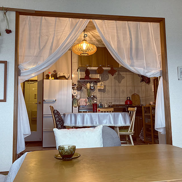 Kitchen,クリアボイルカーテン,こたつ,テーブルクロス,円形テーブル,間仕切りカーテン,ペンダントライト,古い賃貸,ふたり暮らし,心地よい暮らし,穏やかな日常に感謝 kurokoの部屋