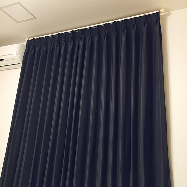 遮光1級,紺色,ケユカ,190303,カーテン,Lounge kiriwakaの部屋