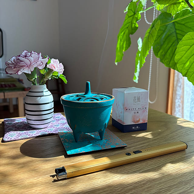 花,花瓶,電子ライター,南部鉄器,香炉,お香,癒しセット,グリーン,夏,暮らしのひとコマ,My Desk,リビング,癒し lalalaの部屋