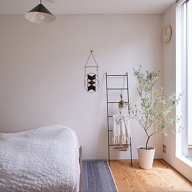 Bedroom,モニター応募投稿,無垢の床,子どもと暮らす,カフェ風インテリア,カフェ風,小さなお家,快適な暮らし,ラダーラック,観葉植物のある暮らし,ウォールデコレーション puchiの部屋