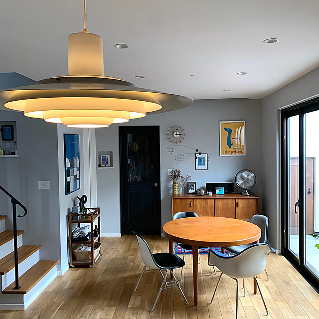 Vitra ボールクロック,ハーマンミラー イームズチェア,北欧照明,デンマーク家具,Solar,プレーベン・ファブリシャス,ヨルゲン・カストホルム,北欧ミッドセンチュリー,ペンダントライト,珪藻土の壁,無垢の床,Lounge mashleyの部屋