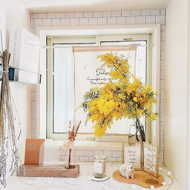 Entrance,すっきり暮らす,ミモザ,季節の花を飾る,癒し,フラワーベース,北欧,ナチュラル,韓国インテリア,壁紙DIY,窓辺,3COINS,タペストリー,リメイク,ドライフラワーのある暮らし,Instagramやってます,皆さんに感謝です(*˙˘˙*)ஐ,いつも見て下さってありがとうございます YUKKIの部屋