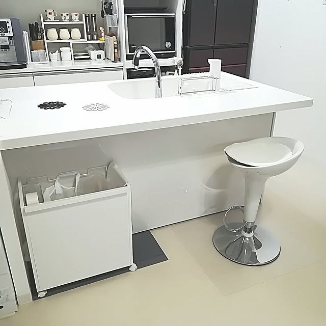 Kitchen,RoomClipショッピング,ダストワゴン,ゴミ箱,towerシリーズ,tower,山崎実業,ホワイト,カウンター下,カウンターキッチン,カウンターチェア,100均,ゴミ箱収納 w+の部屋