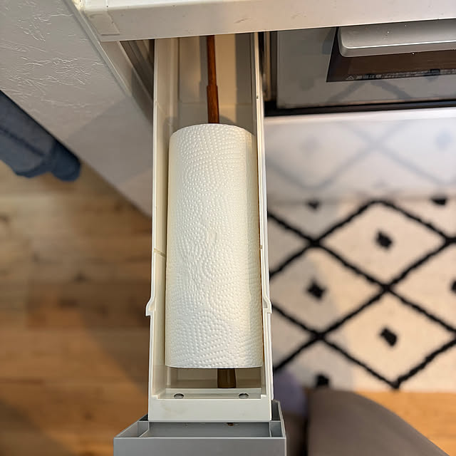 Kitchen,キッチンペーパー置き場,キッチンペーパー,キッチンペーパーホルダー,揚げ油,プルアウトボックス,100均アイテム,100均,つっぱり棒 Minteaの部屋