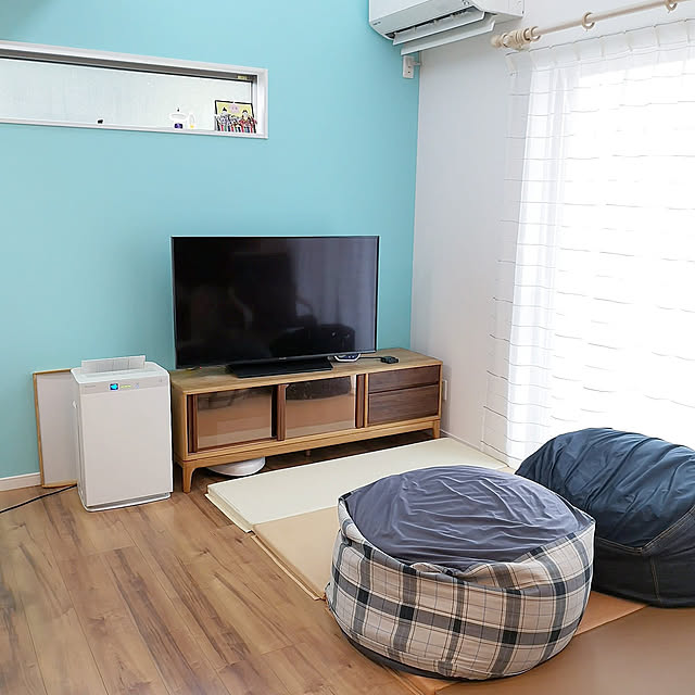 Lounge,こどものいる暮らし,シンプルな暮らし,暮らしを楽しむ,人をダメにするクッション,ソファクッション,無印のクッション,テレビボード,アクセントクロス,空気清浄機,小さなおうち,やっと金曜日✨ mii____の部屋