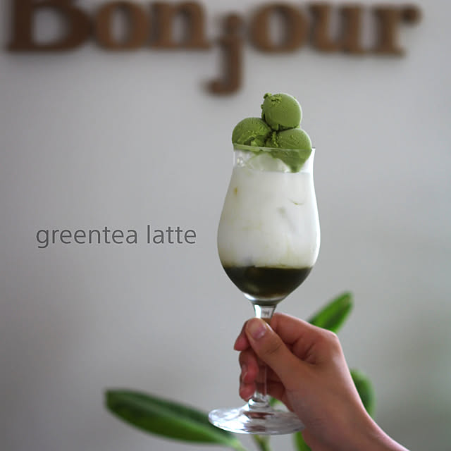 On Walls,Daiso,ダイソー,ワイングラス,200円商品,おやつ,カフェごっこ,おうちcafe,comiri cafe,こどもと暮らす。,抹茶,抹茶ラテ comiriの部屋