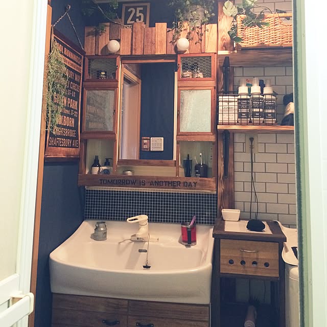 Bathroom,いつもいいね!ありがとうございます☺︎,フォロワーさまに感謝です☺︎,賃貸でも諦めない！,DIY,原状回復,デァアウォール,ブライワックス・ジャコビアン,ワトコオイル♡,洗面台リメイク,山善収納部,隠す派,壁紙屋本舗,サブウェイタイル風壁紙,ステンシル☺︎,いなざうるす屋さん,リメイク♡,ハッテミータイル柄,ランドリーボトル☺︎,自作ラベル haruhimaの部屋