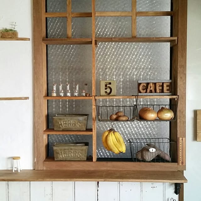 Kitchen,窓枠DIY,セリアのアイアンラック,yukapoちゃんの彫刻プレート♡ mikiの部屋