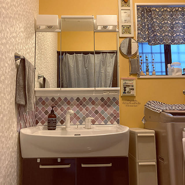 Bathroom,洗面所インテリア,洗面スペース,暮らしを楽しむ,丁寧な暮らし,日々のこと,おうち時間,暮らしを整える,モニター応募投稿,くらしのリズムを整える,北欧,簡単リメイク,マイホーム,壁紙貼り替え,タイルシートDIY anko.hibuの部屋