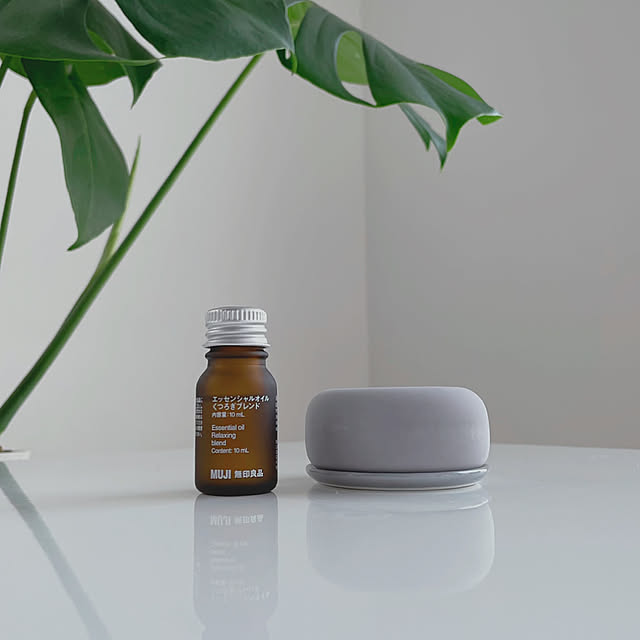 しゃーない,美容院にドタキャンされて悲しい,いったん落ち着こう,モンステラ,アロマストーン無印良品,無印　アロマオイル,香りのある暮らし,My Shelf tomotomomoの部屋