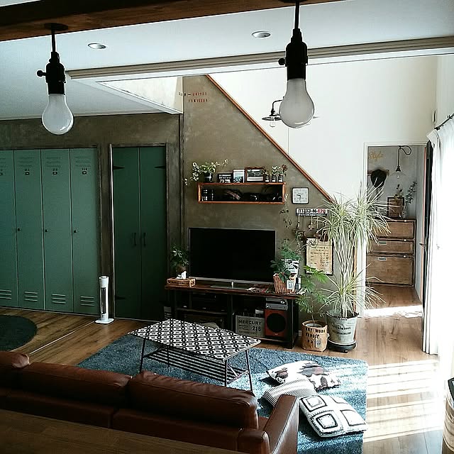 Lounge,DAIKEN,DIY,男前,インダストリアル,カフェ風,雪の宿系インテリア,ドアリメイク,ドアペイント,クローゼット扉リメイク,クローゼット扉ペイント,テーブルリメイク,IG⇨maca_home,ブログよかったら見てみて下さい♩ macaの部屋