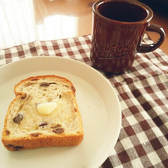 My Desk,セリア,ニトリ,飴色食器,飴色好き,ニトリのマグカップ,レーズンパン,キャンドゥ Teaの部屋