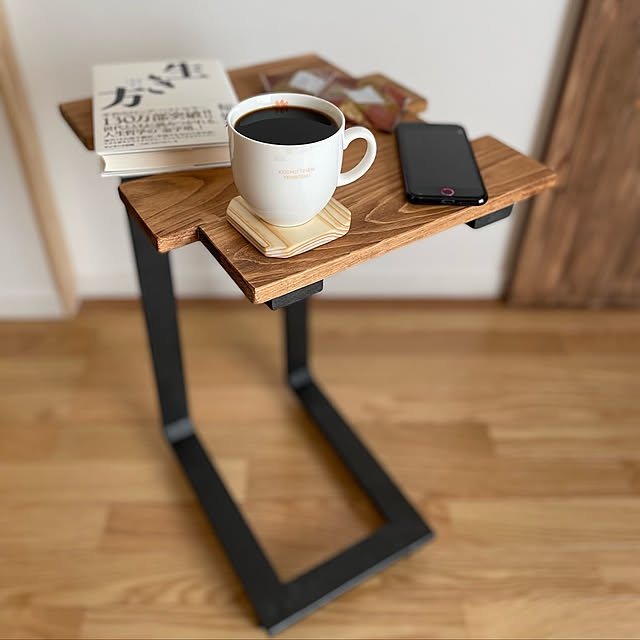 サイドテーブル,リノベーション,ハンドメイド,お気に入りスペース,アイアン素材,男前,DIY,わたしのハンドメイド 冬,癒しの空間,カフェ風,雑貨,空間リノベーション,木のある暮らし,アンティーク,インダストリアル家具,アートのある暮らし,My Desk Shinya-atelierの部屋