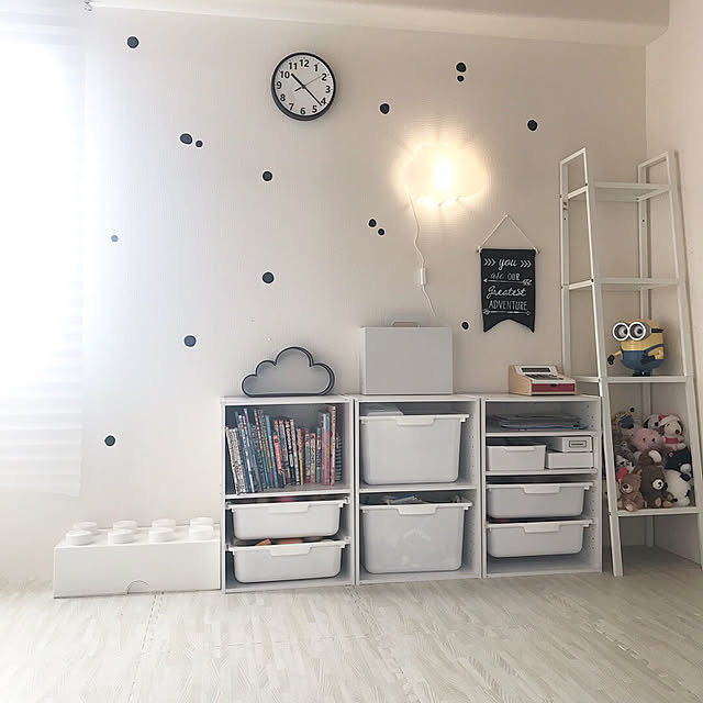 On Walls,セリア,シンプル,モノトーン,monotoneinterior,White,Black＆White,monotonelife,simple,100均,賃貸インテリア,IKEA,子供部屋,kidsroom,ニトリ,シンプルな暮らし,シンプルライフ,無印良品,MONOTONE akane.y_26の部屋