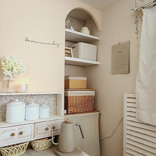 アクセントクロス,DIY,賃貸,賃貸でも諦めない！,賃貸DIY,賃貸でも楽しく♪,賃貸インテリア,紫陽花,アナベル,ナチュラルインテリア,韓国インテリア,北欧ナチュラル,キャニスター,リメイク,剥がせる壁紙,ルーバーで配線隠し,山善,かご収納,カフェ風,スタイロフォーム,Kitchen,ガーデン雑貨,カレンダー,アーチ壁 pinonの部屋