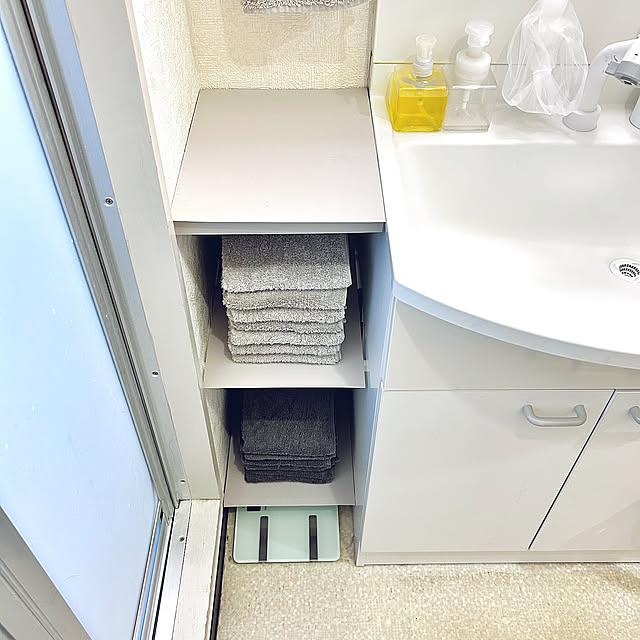 Bathroom,収納スペース,収納,100均,タオル収納,シンプル,賃貸,隙間収納,収納棚,100均DIY,洗面台周り,築30年,隙間収納DIY,隙間ラック,タオル収納棚DIY,タオル収納の工夫,隙間活用,洗面台横収納 LUMIXの部屋