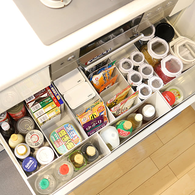 ニトリワンプッシュキャニスター,キッチン引き出し,調味料収納,コンロ下収納,見やすく取り出しやすく,食材収納,保存食収納,キッチン収納,Kitchen,キャニスター,乾物収納,出し入れしやすい,収納,整理,すっきり tomoccoの部屋