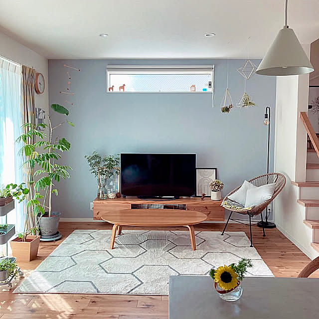 Lounge,リビングテーブル,無印良品,IKEA,カーテン,間接照明,アクセントクロス,北欧インテリア,エバーフレッシュ,北欧風,木製家具,LIXIL,山善,造作テレビボード,子どもがいる家,モールテックス,起立木工,Laughing Gate,サンゲツクロス,ペンダントライト,ヒマワリ konatsuの部屋