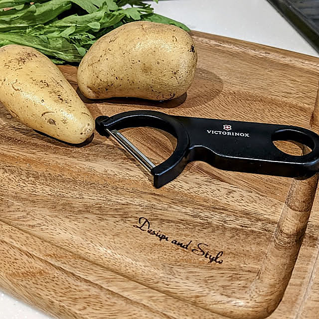 My Desk,キッチンツール,見てくださってありがとうございます,こどもと暮らす,victorinox,ピーラー,カッティングボード cochonの部屋