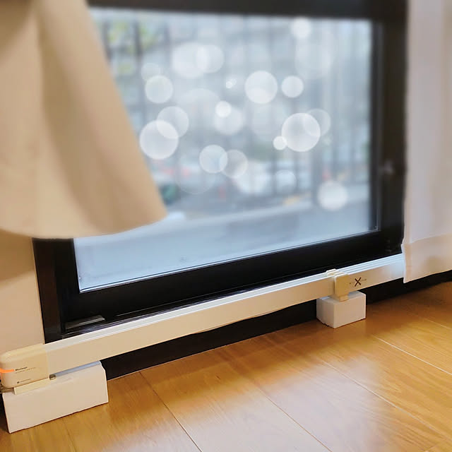 Bedroom,寒さ対策,マンション暮らし,窓際ヒーター,結露対策,北側窓,寝室,伸縮タイプ,外を消しています,窓際,カーテン,ウィンドーラジエーター,冷気を防ぐ love1017の部屋