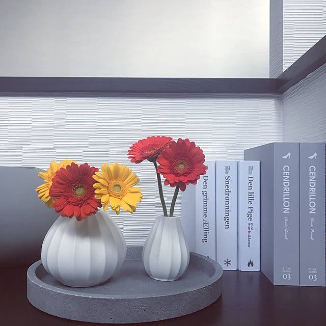 My Desk,花のある暮らし,フラワーベース,シンプルモダン,シンプルインテリア,シンプルライフ,グレーインテリア,丁寧な暮らし kiyo.1980の部屋