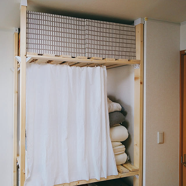 Bedroom,1LDK,賃貸,押入れ,DIY,DIY初心者,2×4材,1×4材,ナフコ,2×4 アジャスター,のれん棒,ブックエンド,ファブリックパネル,カーテンクリップ,押入れDIY,目隠し,mihoやんにたぶらかされて……,mihoやんにそそのかされて……,相談役元代表取締役会長mihoやん,mihoやん感謝( ´´ิ∀´ิ` ),ダイソー,セリア,100均,chocoriさん感謝(⋆ᵕᴗᵕ⋆)✨,布団収納 ttmcyの部屋