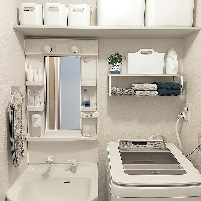 Bathroom,洗面スペース,同棲,同棲生活,ふたり暮らし,二人暮らし,2人暮らし,賃貸インテリア,賃貸アパート,賃貸,ダイソー,セリア,ニトリ,1LDK,タオル収納,洗面所,ラブリコ,洗面所収納,壁面収納,シェルフフレーム,無印良品 sachiの部屋