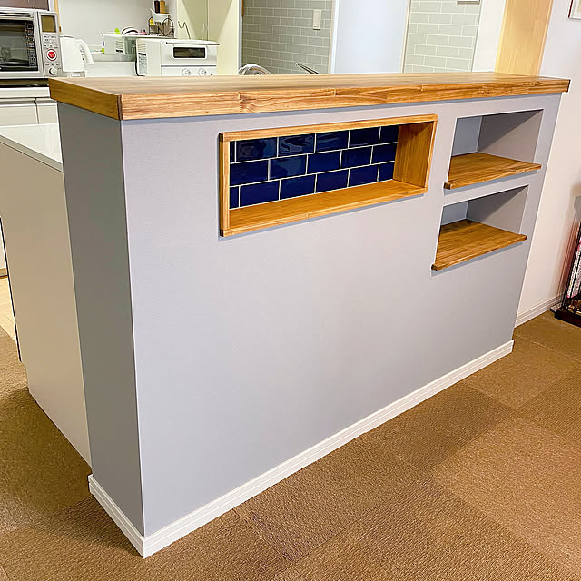 Kitchen,グレーの壁紙,ダイニング,1×4材,oil finish,石膏ボード,キッチンカウンター,DIY,巾木,サブウェイタイル iggyの部屋