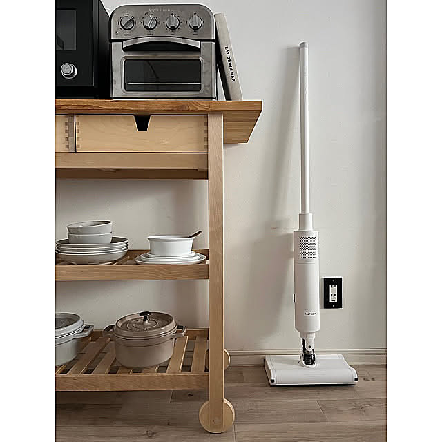 モノトーン,海外インテリア,BALMUDA,simple,minimal,BALMUDA The Cleaner,My Shelf 10yun25の部屋