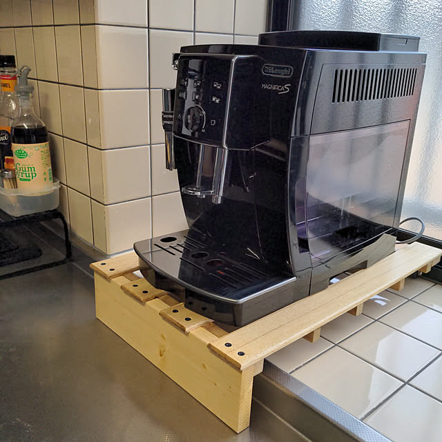 Kitchen,カフェ風,ブライワックス・アンティークブラウン,水性ウレタンニス　つや消しクリアー,100均,ダイソー,DIY,コーヒーマシン,デロンギ,すのこDIY,マグニフィカs Komichiの部屋