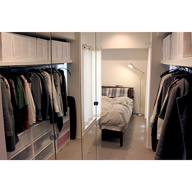 Bedroom,シンプルライフ,断捨離,クローゼット収納,ウォークスルークローゼット,リノベーション,中古マンションリノベーション,無印良品 iina_homeの部屋