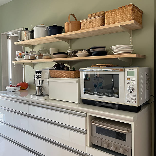 Kitchen,カゴが好き,デロンギ,みせる収納,鍋でご飯,ブルーノ,トースター,こどもと暮らす,グリーンのある暮らし,オーブン,小鹿田焼,コーヒーマシン,棚の上 nanachanmamaの部屋