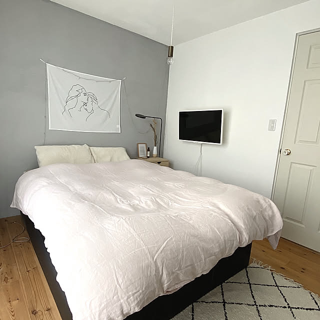 モニター応募投稿,中古住宅,H&M HOME,YPPERLIG,IKEA,漆喰の壁,ソストレーネグレーネ,ZARA HOME,ファブリックポスター,リネンの布団カバー,ダブルベッド,Bedroom,セルフリノベーション saooo39の部屋