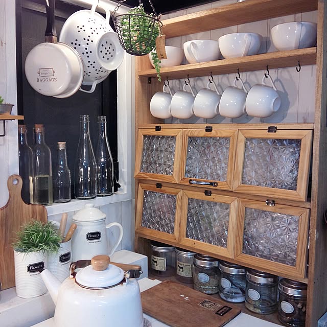Kitchen,写真加工なし,100均リメイク,100均,セリア,ナチュラルキッチン,カフェ風,手作り棚,DIY,シェルフ,フォトフレーム,収納,ブライワックス,フレッツ,マグカップ makomiの部屋