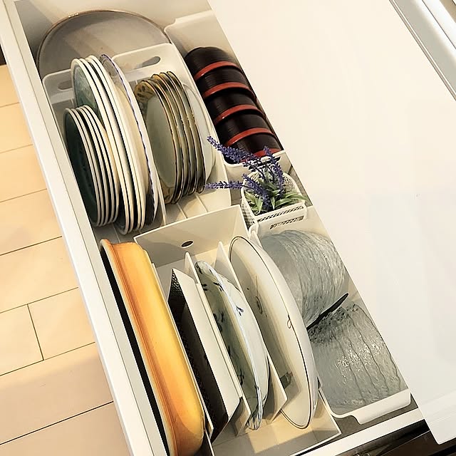 Kitchen,無印良品,ニトリ,セリア,食器収納,引き出し収納,整理収納,マンション暮らし,スチロール仕切りスタンド,ファイルボックスワイド1/2,ポリプロピレン ファイルボックス,Nブランプレートスタンド,メッシュポケットセミサークル,フェイクフラワー,隙間活用,食器棚収納,カップボード,シリコンコースター,百均,ズレ防止,キッチン収納 love1017の部屋