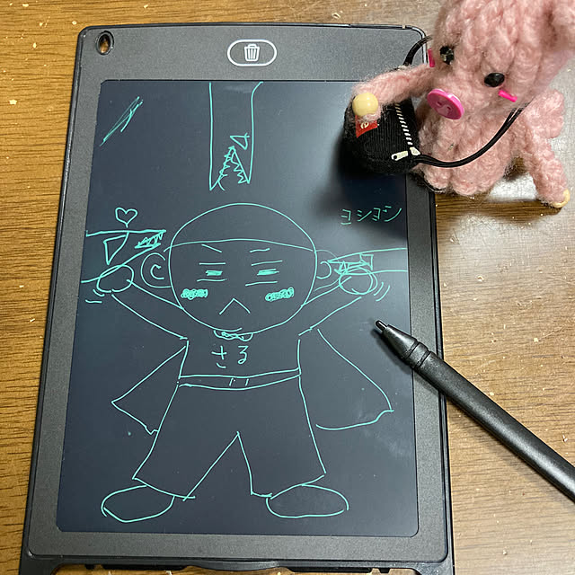 My Desk,ブタ,電子メモパッド,ダイソー,ハンドメイド,百均,癒し,秋のくつろぎ時間,複数枚投稿,毛糸,あみぐるみ,アクリル毛糸,毛糸deリリアン　あみぐるみ manduonmaの部屋