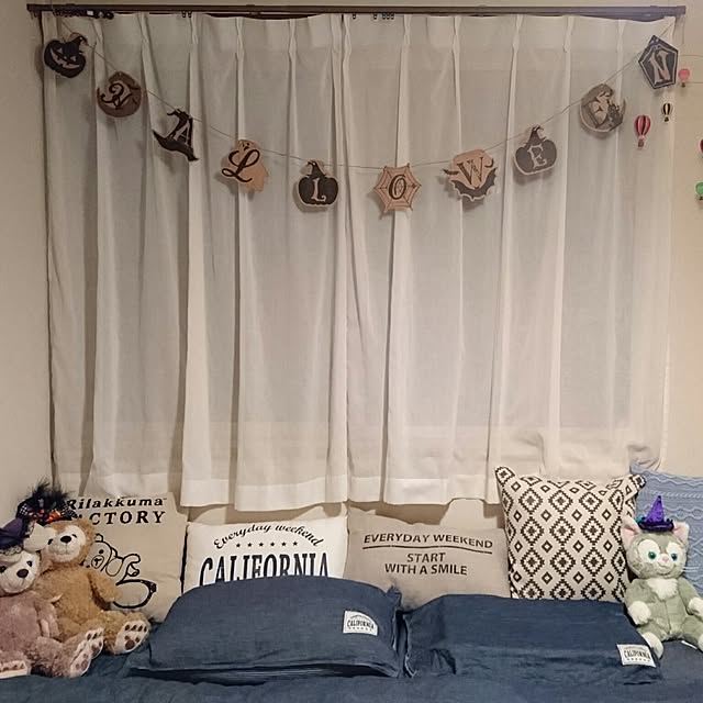 Bedroom,子供部屋,ダッフィー＆シェリーメイ,ジェラトーニ,100均,ニトリのクッションカバー,ハロウィン,おうち,ハロウィンディスプレイ,mag掲載ありがとうございます♡ kotoの部屋