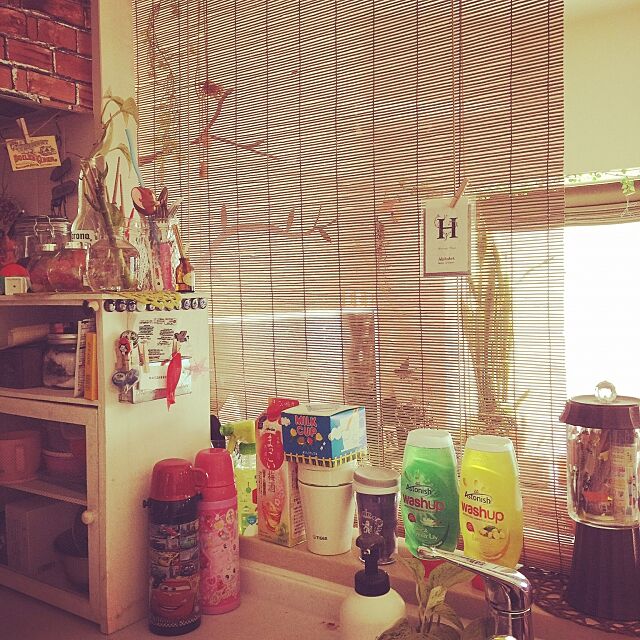 Kitchen,すだれ,雑貨,観葉植物,れんが壁紙,セリア,ガチャガチャ風キャンディポット yumiの部屋