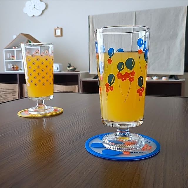 Lounge,わが家の夏のキロク,アデリアレトロ,古い賃貸で楽しく暮らす♪,無言いいね＆フォローすみません>_<,穏やかな日常,RCの出会いに感謝♡,見て頂きありがとうございます⑅︎◡̈︎*,小さなお部屋,幸せな時間,癒し,夏,レトロ,花柄,脚付きグラス MIKNの部屋