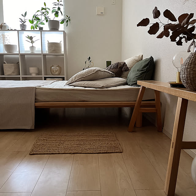 Bedroom,ナチュラルインテリア,無印良品,IKEA,ドライフラワー,フラワーベース,シンプル,H&M HOME,ニトリ,ホワイトインテリア,観葉植物,観葉植物のある暮らし,リネン,クッション moon.mの部屋