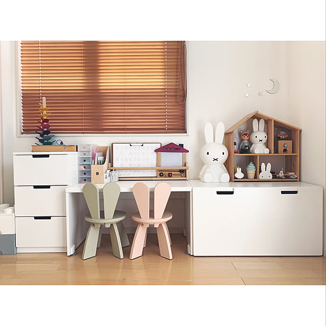 Overview,こどもと暮らす,IKEAカタログ2019,IG→______________.ma,IGと同じpic！,マイホーム,Myhome,シンプルなお家,注文住宅,すっきり暮らす,シンプルな暮らし,シンプル,飾り棚,おもちゃ収納,キッズスペース,うさぎ椅子,miffy,アクセントクロス,うさぎ,miffylamp,IKEA,おうち,シンプルライフ,暮らしを整える ______________.maの部屋