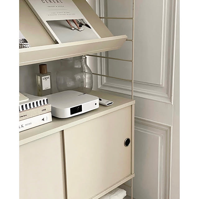 プロジェクター,scandinavianinterior,scandi,モニター当選,ezbo,XGIMI Elfin,XGIMI,プロジェクターのある部屋,おうち時間,ホームシアター,シンプル,海外インテリア,DIY,ドア,モールディング,観音開き,Lounge chiiiii0808の部屋