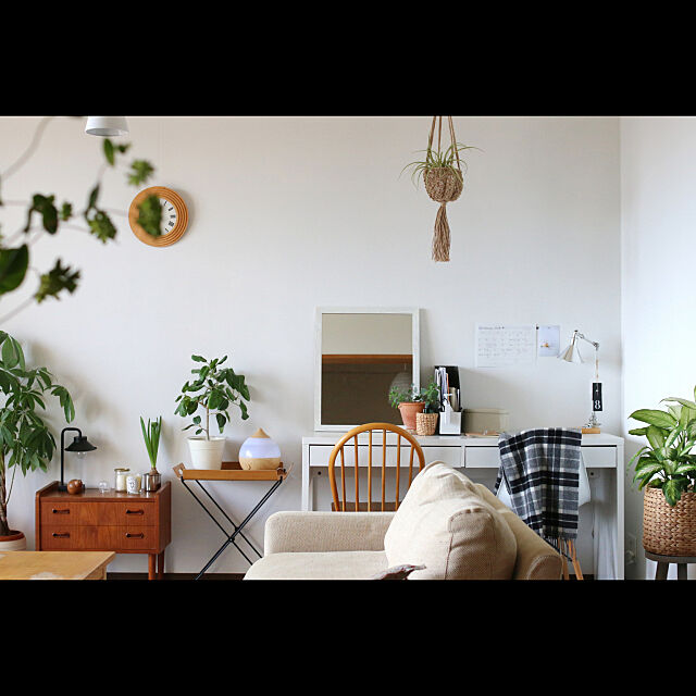 Lounge,観葉植物,花のある暮らし,暮らしの一コマ,初投稿,北欧チェスト,イケア,アーコールチェア,無印良品 ayucoの部屋