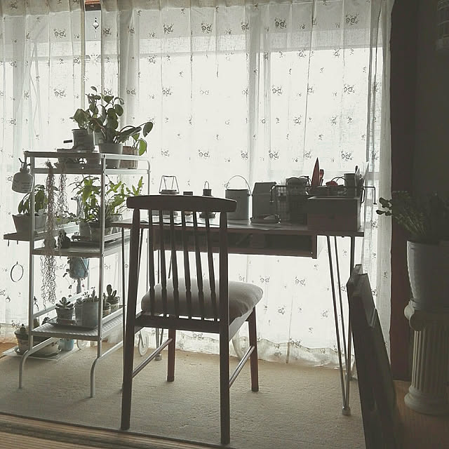 My Desk,ヴィンテージ家具,昭和の家,古家,作業机,植物棚,植物のある暮らし,和室,スンネルスタワゴン,IKEAワゴン,IKEA,ヴィンテージ椅子,椅子の座面は張替え usako.usaの部屋