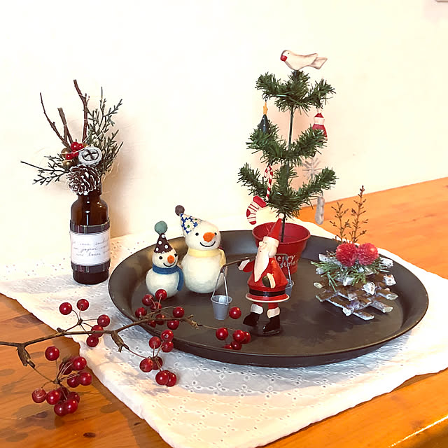 Entrance,千日紅ドライ,ブリキトレイ,サンキライの実,ディスプレイ,クリスマス,冬,イベント参加,見てくれてありがとうございます♡,クリスマス雑貨,クリスマスディスプレイ,雑貨大好き♡,連投失礼します yukkoの部屋