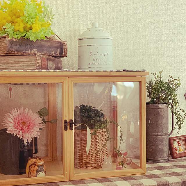 サリュ,雑貨,ドライフラワー,フェイクグリーン,DIY,ギンガムチェック,100均,ショーケース,Entrance yuzunasachiの部屋
