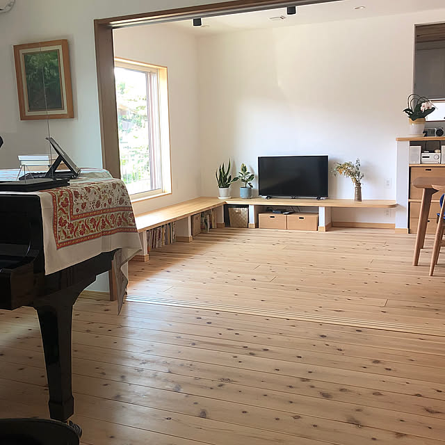 Lounge,暮らしのひとコマ,漆喰壁,杉床 todonekomaiの部屋